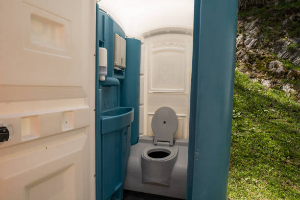 Best VIP or Luxury Restroom Trailers  in Seco Mines, TX